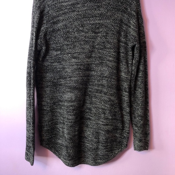 H&M Sweater - Picture 3 of 4